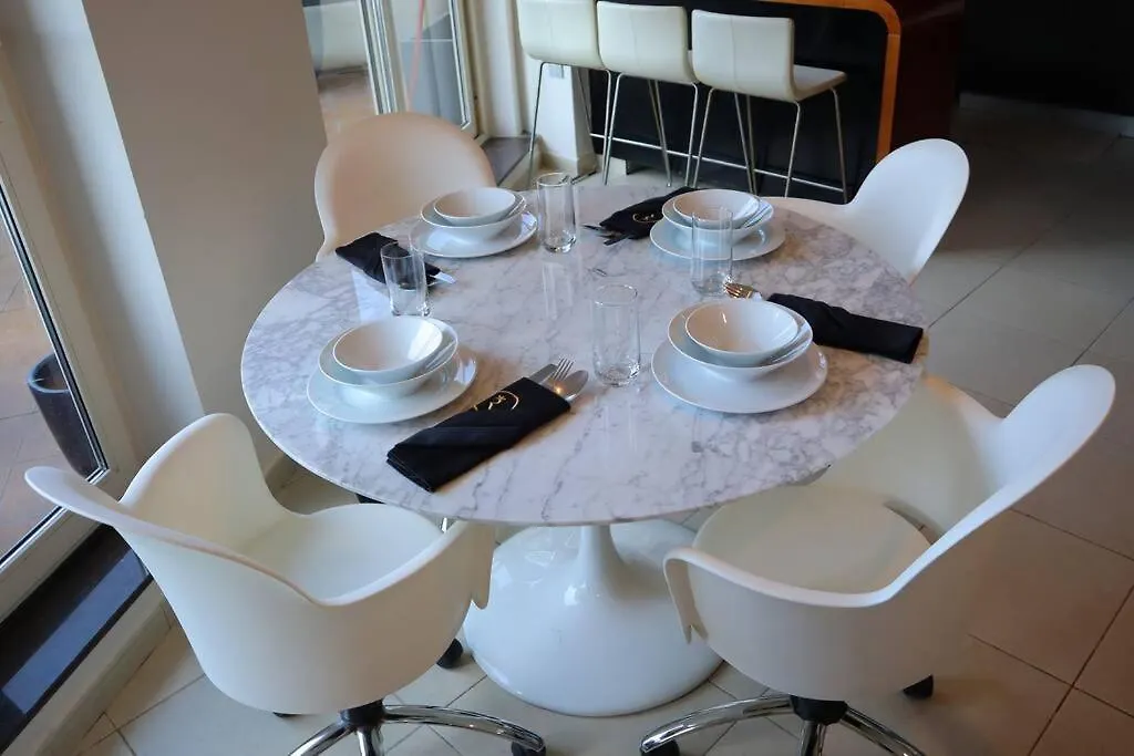 Comfort Cove 2Br Apartment Al Reem Абу-Даби