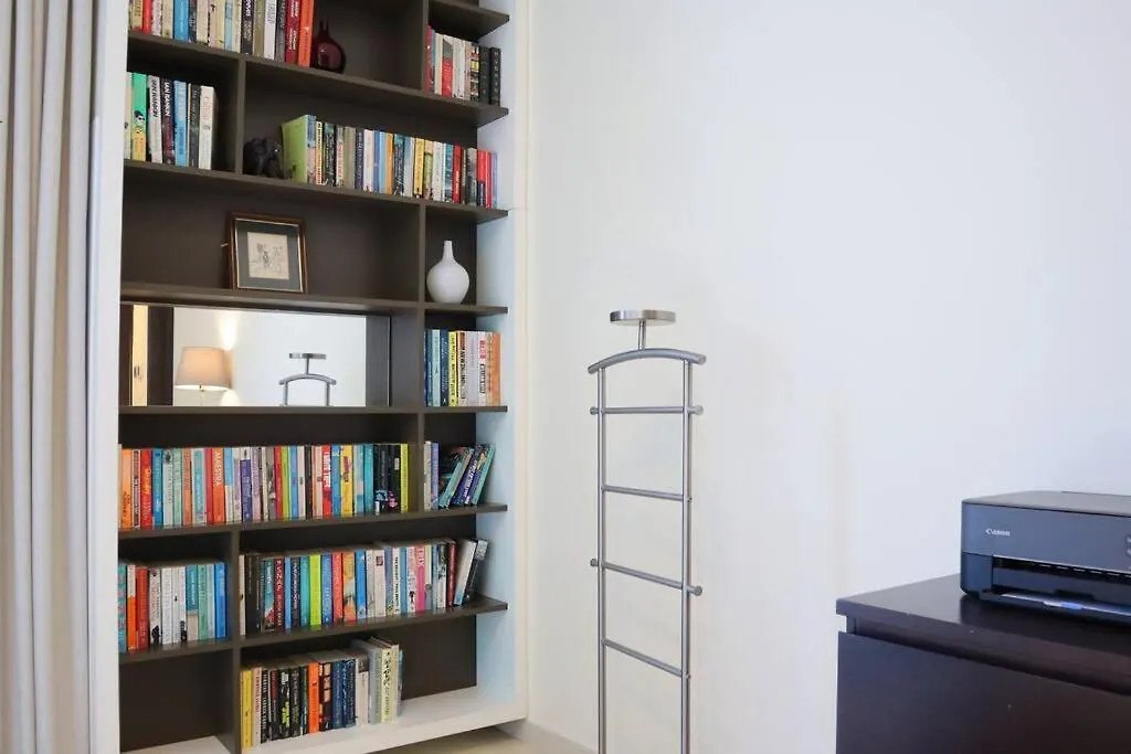 Comfort Cove 2Br Apartment Al Reem Абу-Даби 0*,